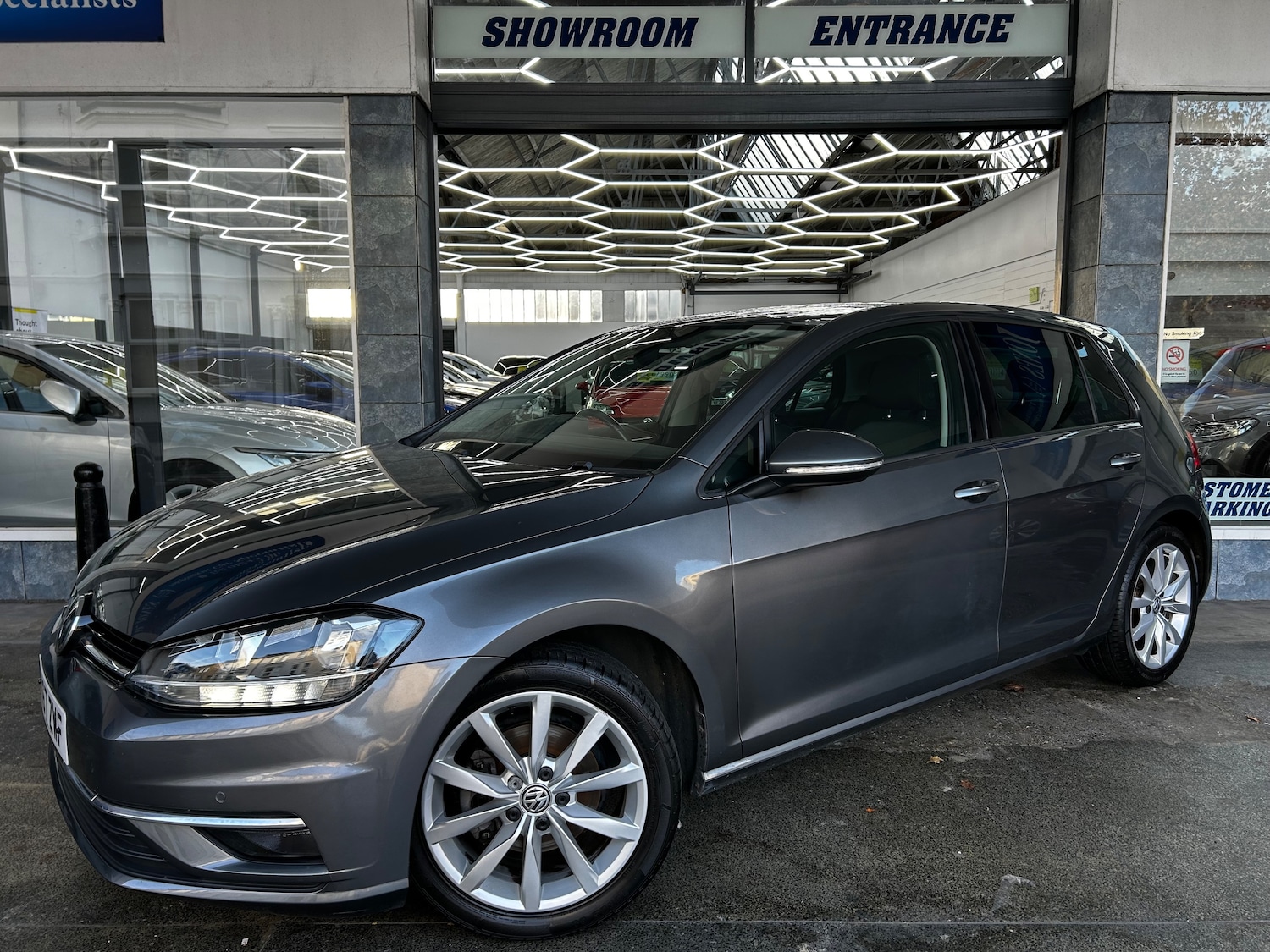 Used Volkswagen Golf 2017 for sale - 76613480: Photo 3
