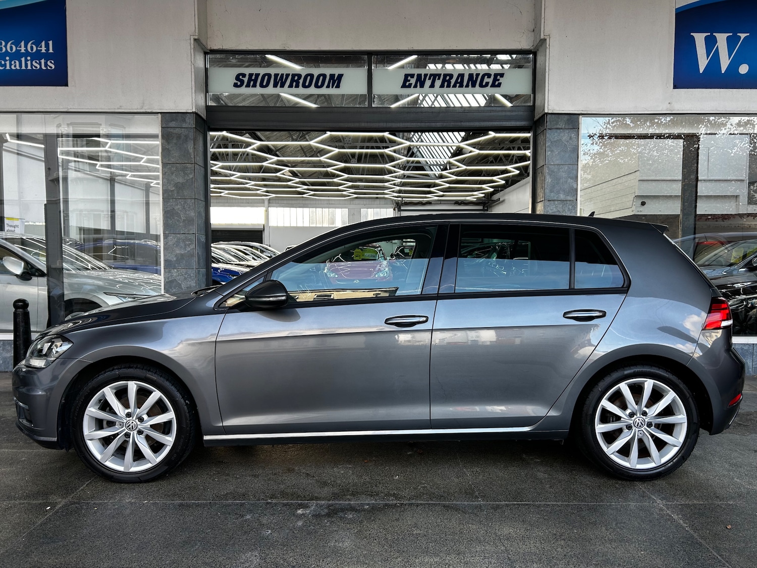 Used Volkswagen Golf 2017 for sale - 76613480: Photo 4