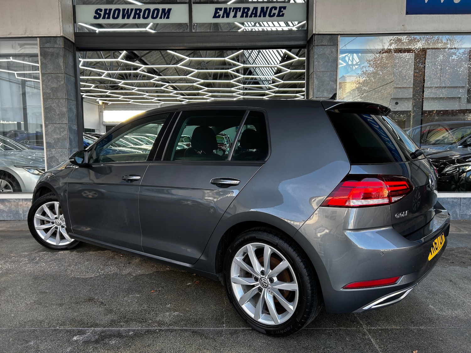 Used Volkswagen Golf 2017 for sale - 76613480: Photo 5