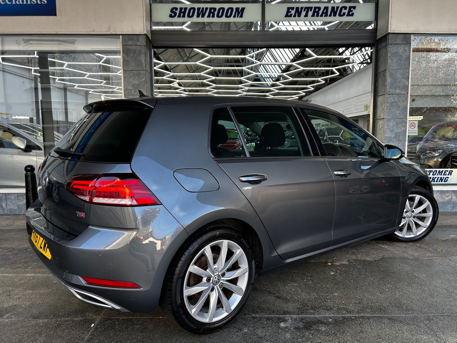 Used Volkswagen Golf 2017 for sale - 76613480: Photo 7