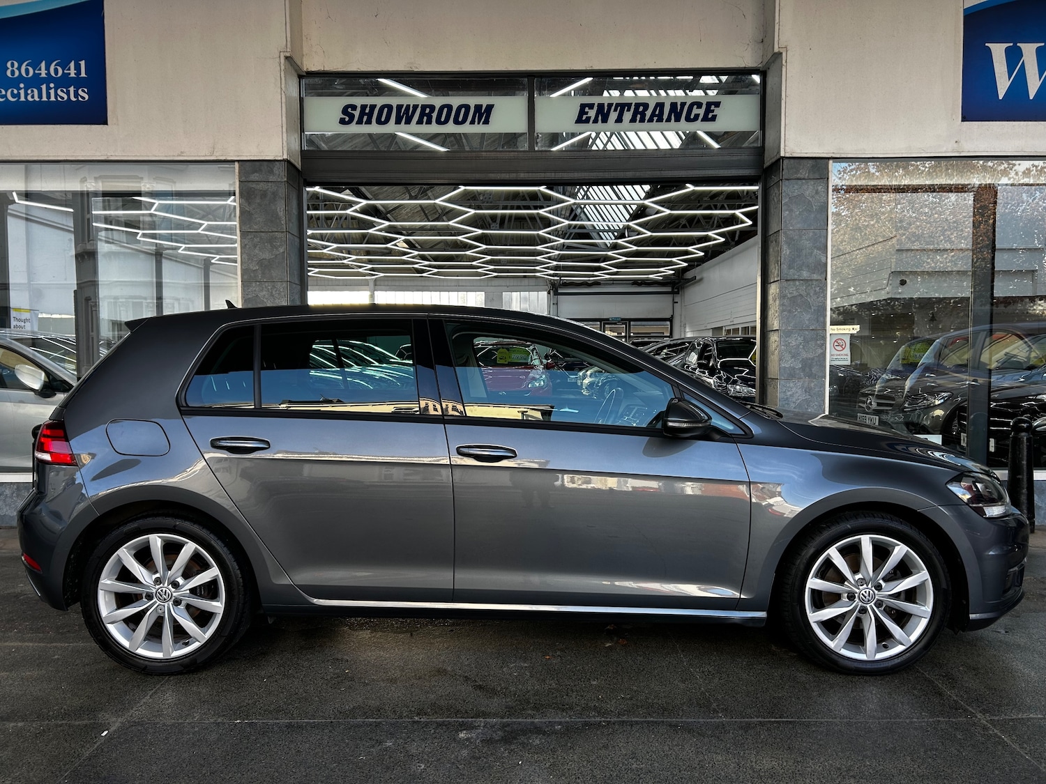 Used Volkswagen Golf 2017 for sale - 76613480: Photo 8