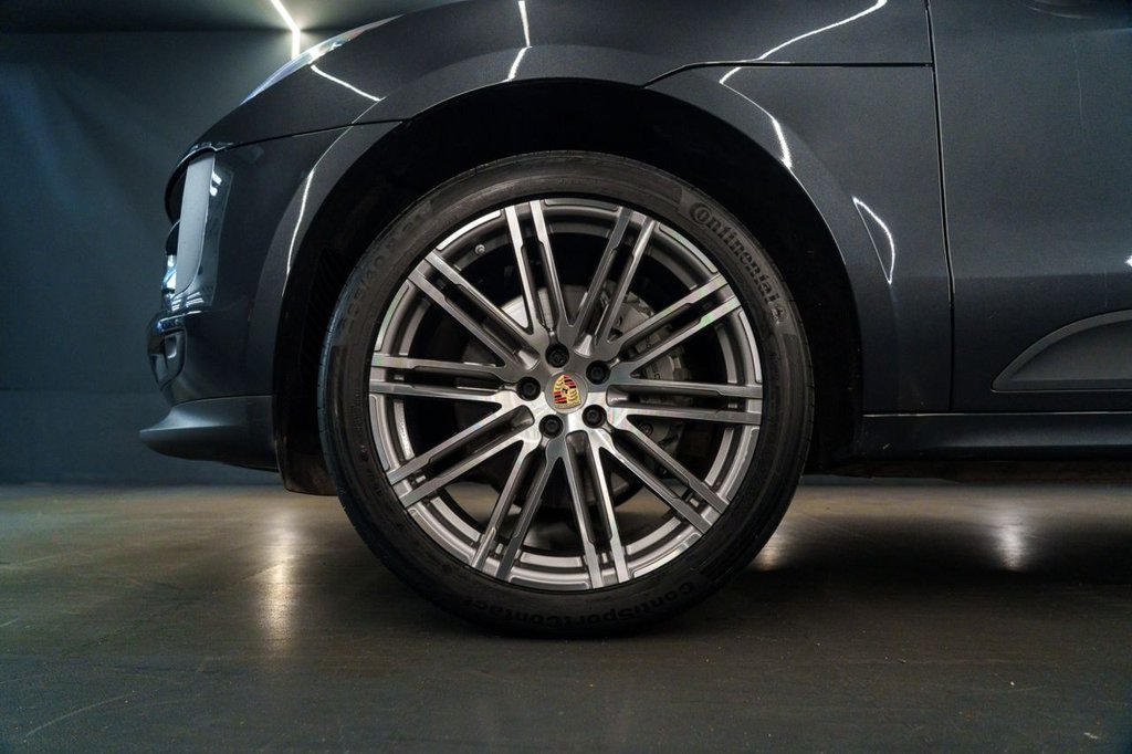 Used Porsche Macan 2021 for sale - 76038932: Photo 11