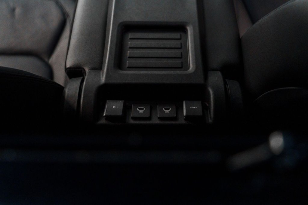 Used Land Rover Defender 2024 for sale - 77050824: Photo 32