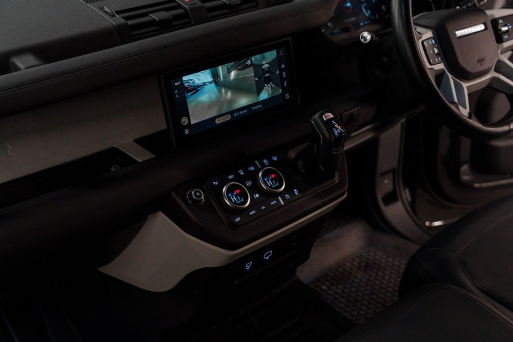 Used Land Rover Defender 2024 for sale - 77050824: Photo 34