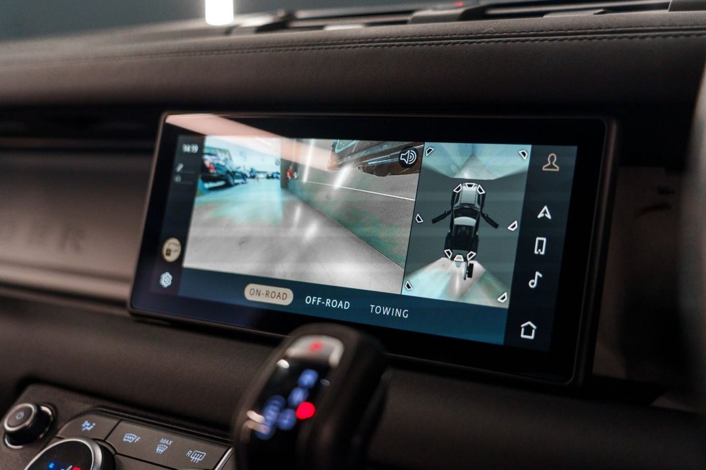 Used Land Rover Defender 2024 for sale - 77050824: Photo 41