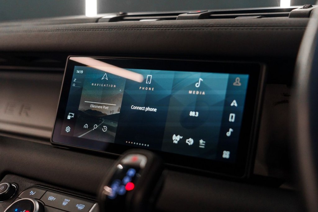 Used Land Rover Defender 2024 for sale - 77050824: Photo 45