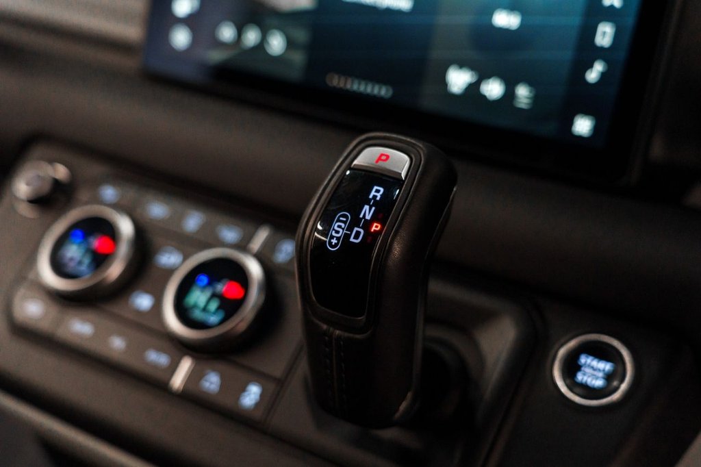 Used Land Rover Defender 2024 for sale - 77050824: Photo 47