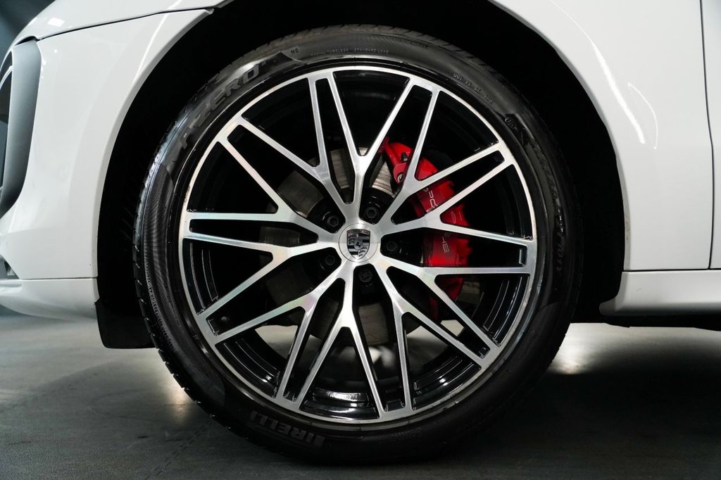 Used Porsche Macan 2023 for sale - 76080293: Photo 15