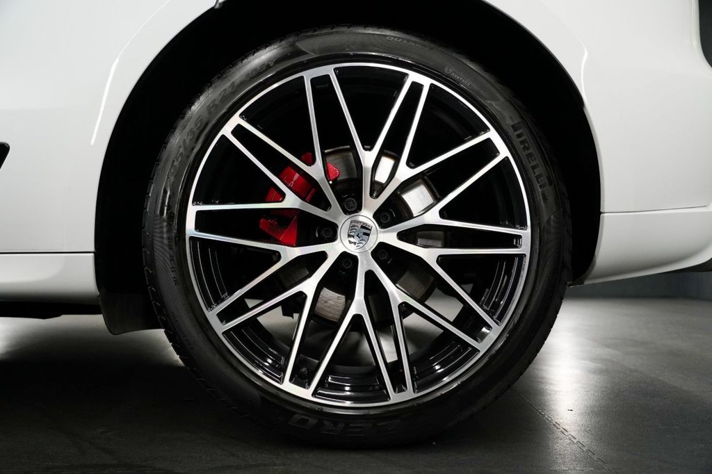 Used Porsche Macan 2023 for sale - 76080293: Photo 16