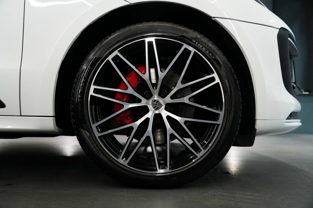 Used Porsche Macan 2023 for sale - 76080293: Photo 18