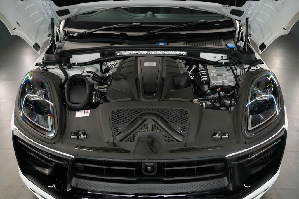 Used Porsche Macan 2023 for sale - 76080293: Photo 19