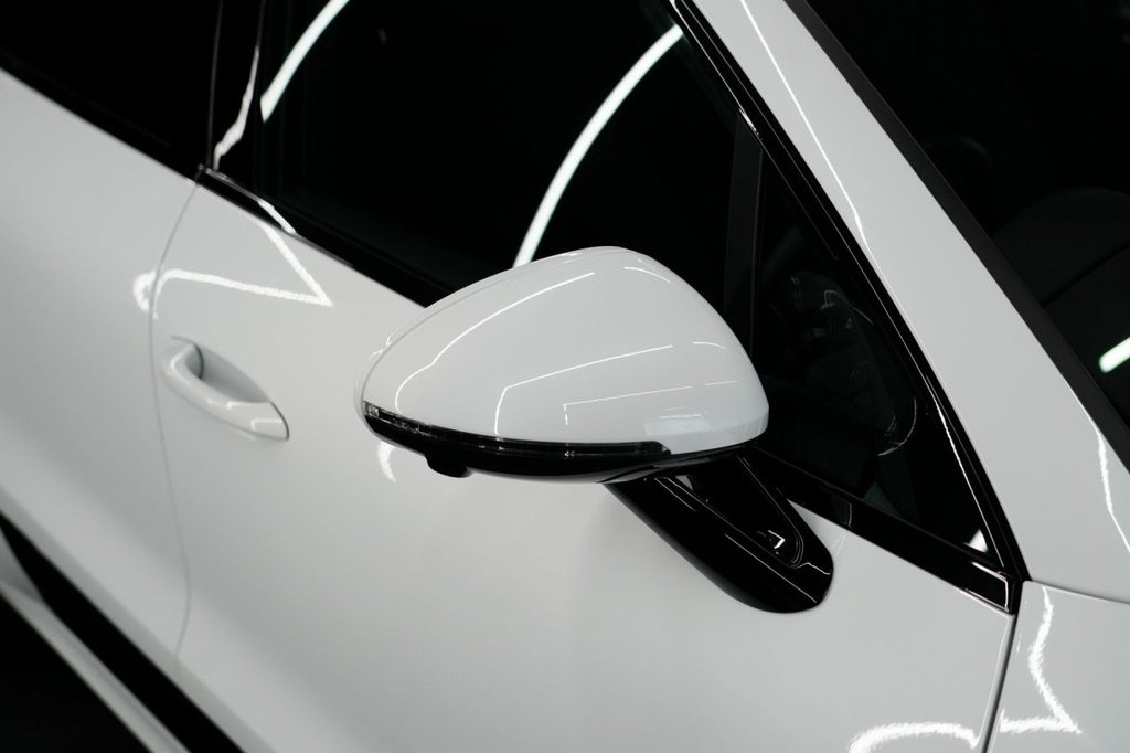 Used Porsche Macan 2023 for sale - 76080293: Photo 23