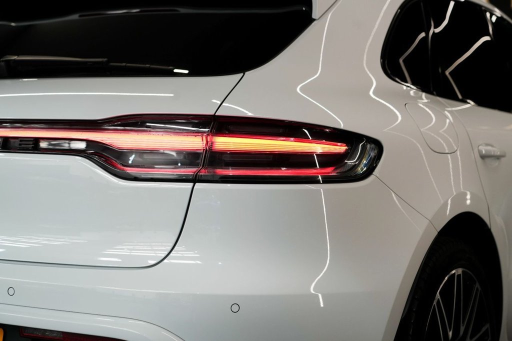 Used Porsche Macan 2023 for sale - 76080293: Photo 24