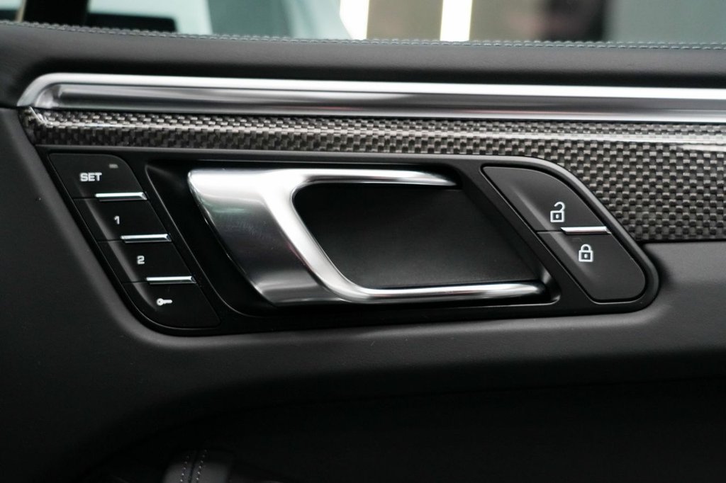 Used Porsche Macan 2023 for sale - 76080293: Photo 37
