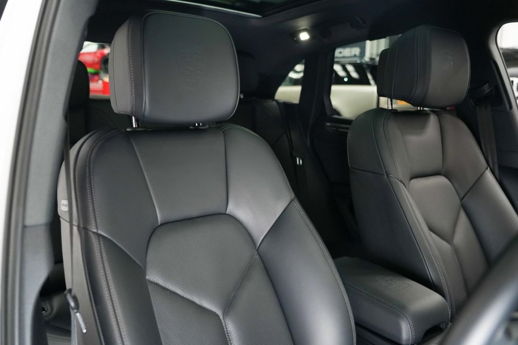 Used Porsche Macan 2023 for sale - 76080293: Photo 38