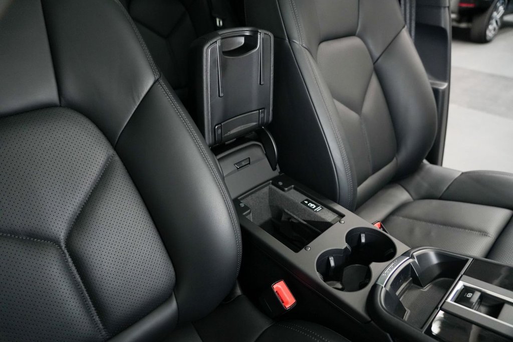 Used Porsche Macan 2023 for sale - 76080293: Photo 40