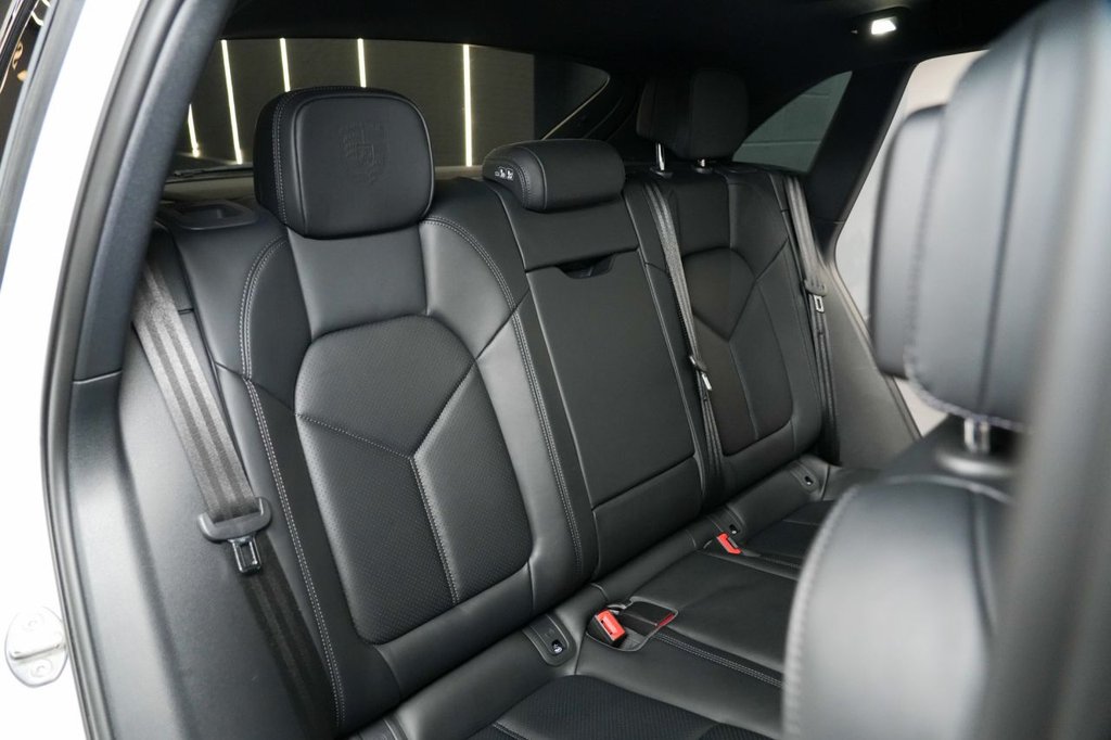 Used Porsche Macan 2023 for sale - 76080293: Photo 41