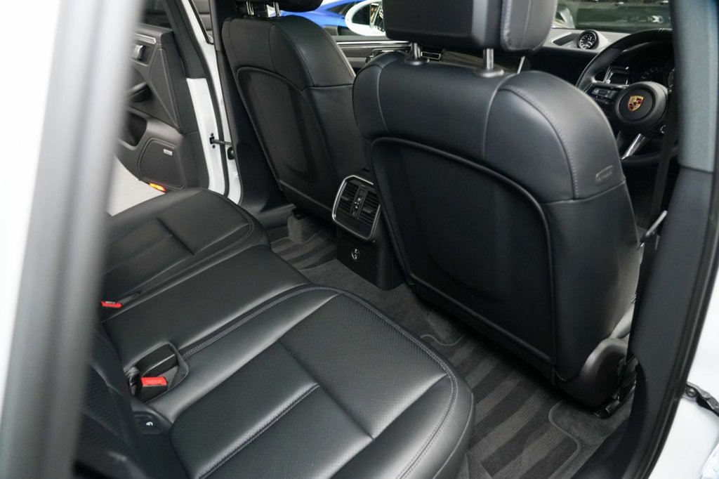 Used Porsche Macan 2023 for sale - 76080293: Photo 42