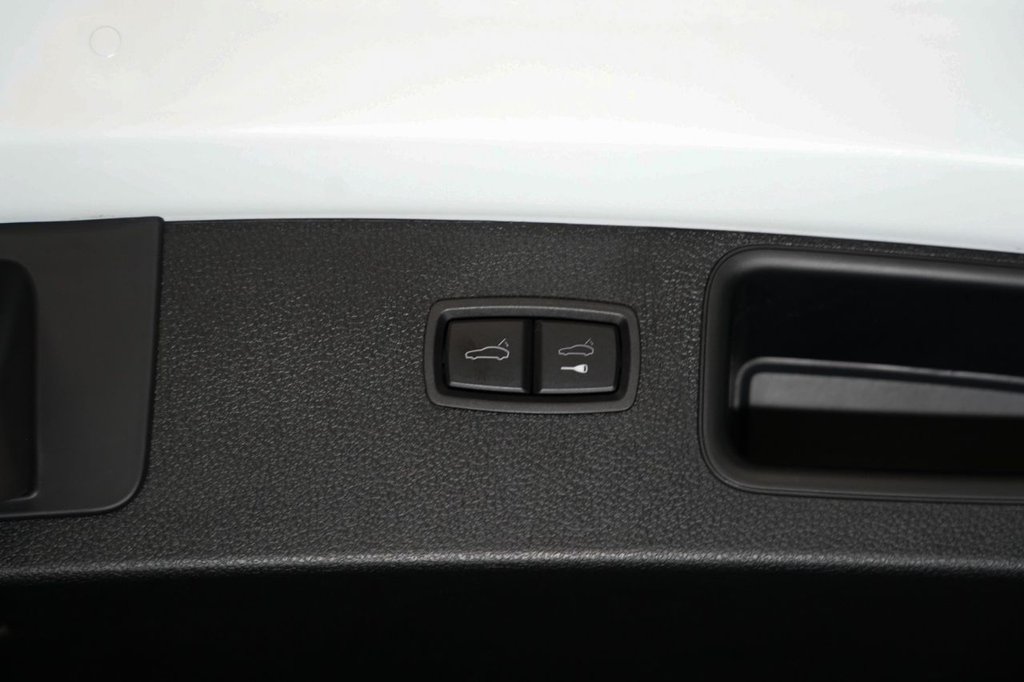Used Porsche Macan 2023 for sale - 76080293: Photo 46