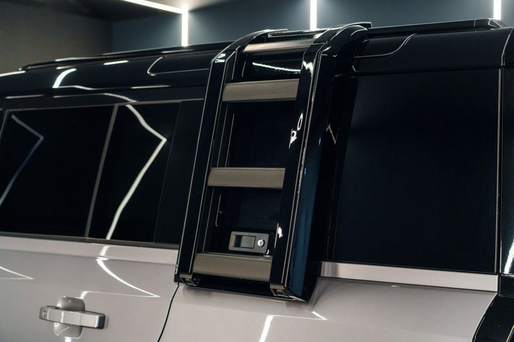 Used Land Rover Defender 2021 for sale - 76798025: Photo 16