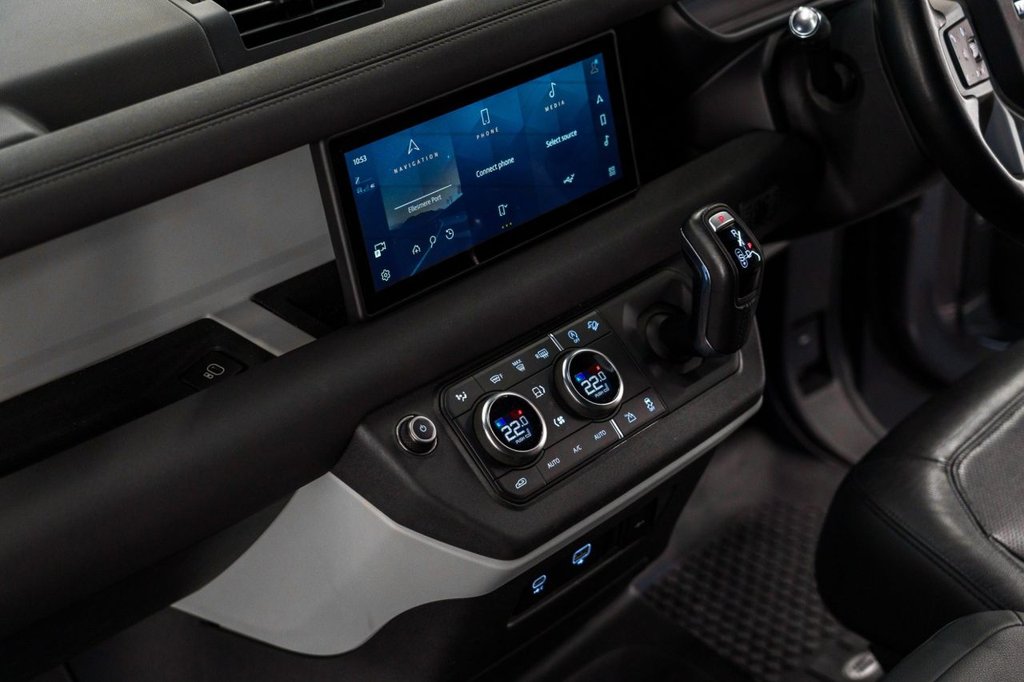 Used Land Rover Defender 2021 for sale - 76798025: Photo 21