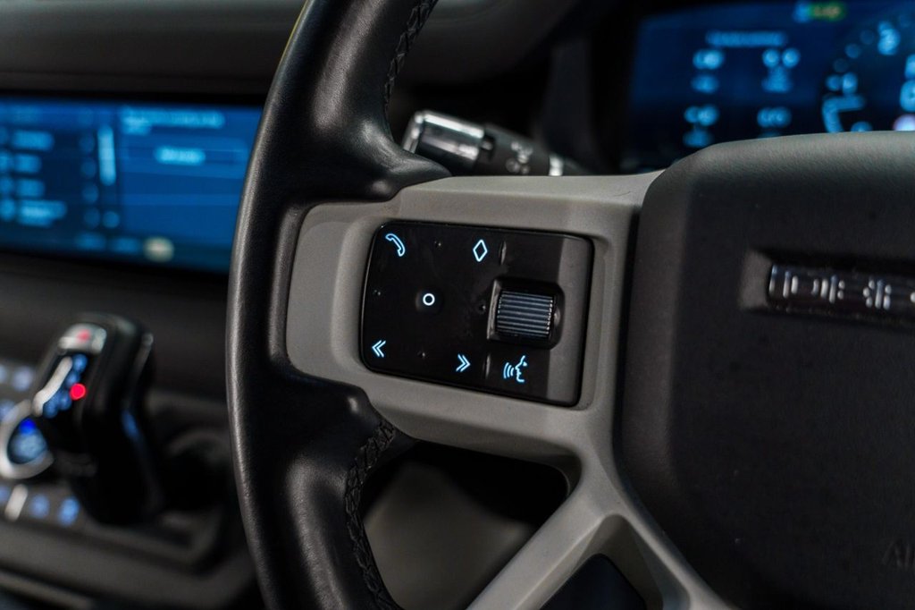 Used Land Rover Defender 2021 for sale - 76798025: Photo 25