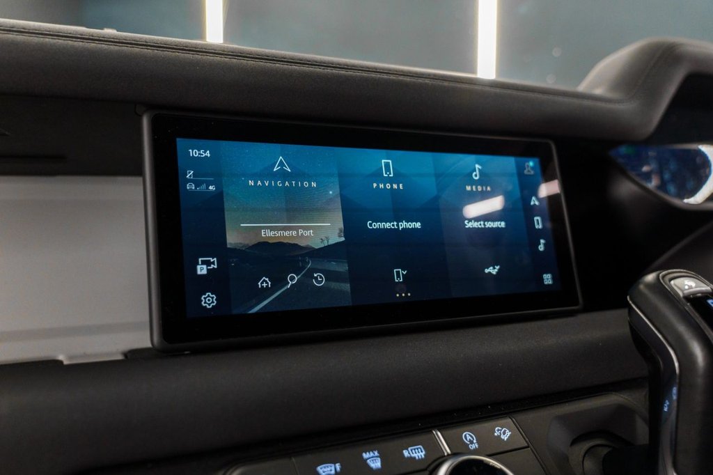 Used Land Rover Defender 2021 for sale - 76798025: Photo 30