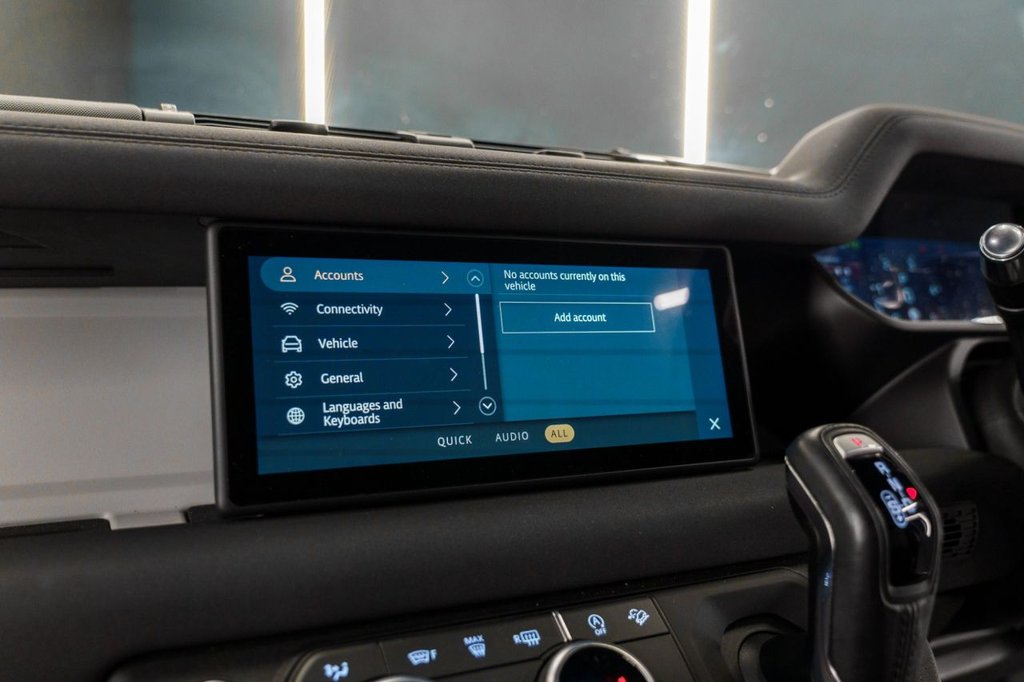 Used Land Rover Defender 2021 for sale - 76798025: Photo 33