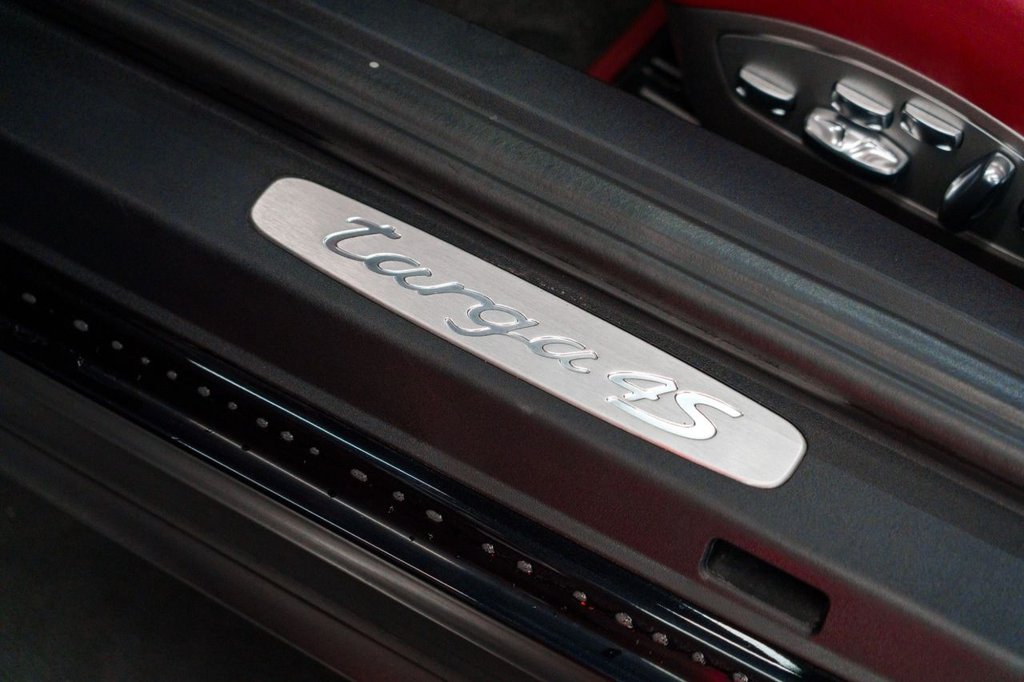 Used Porsche 911 2016 for sale - 76241464: Photo 32