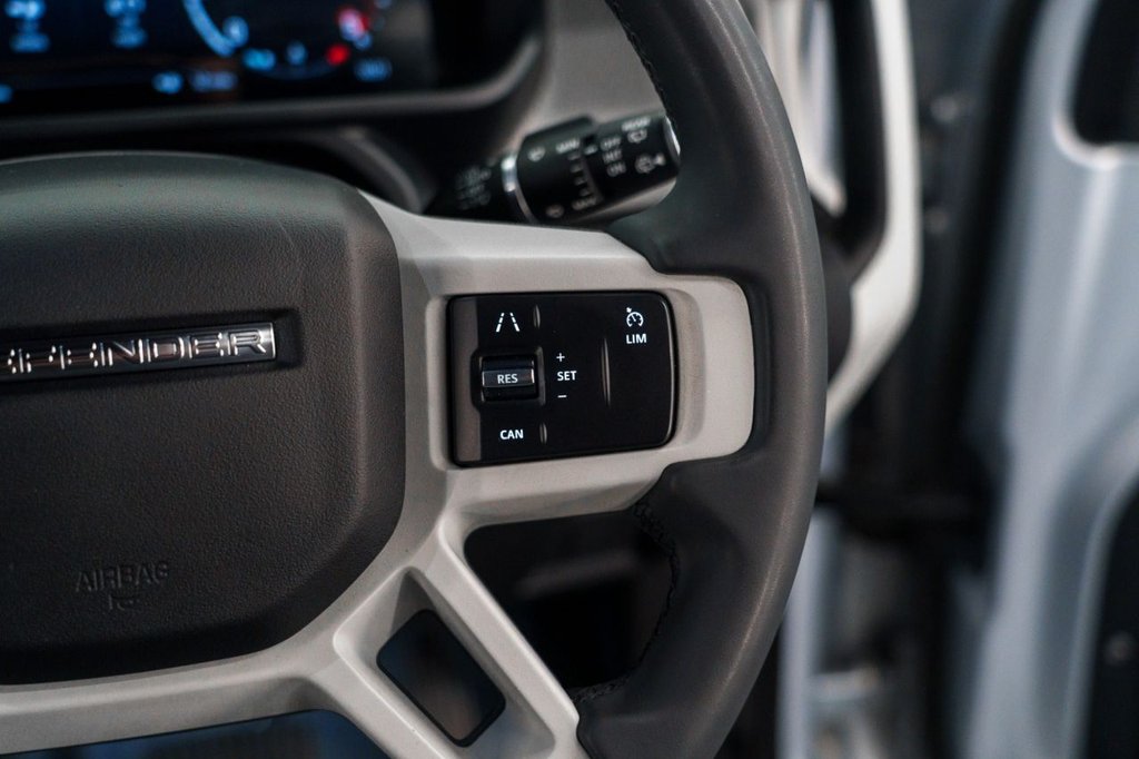 Used Land Rover Defender 2023 for sale - 78096127: Photo 25