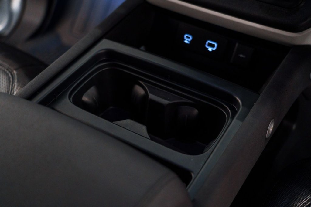 Used Land Rover Defender 2023 for sale - 78096127: Photo 27