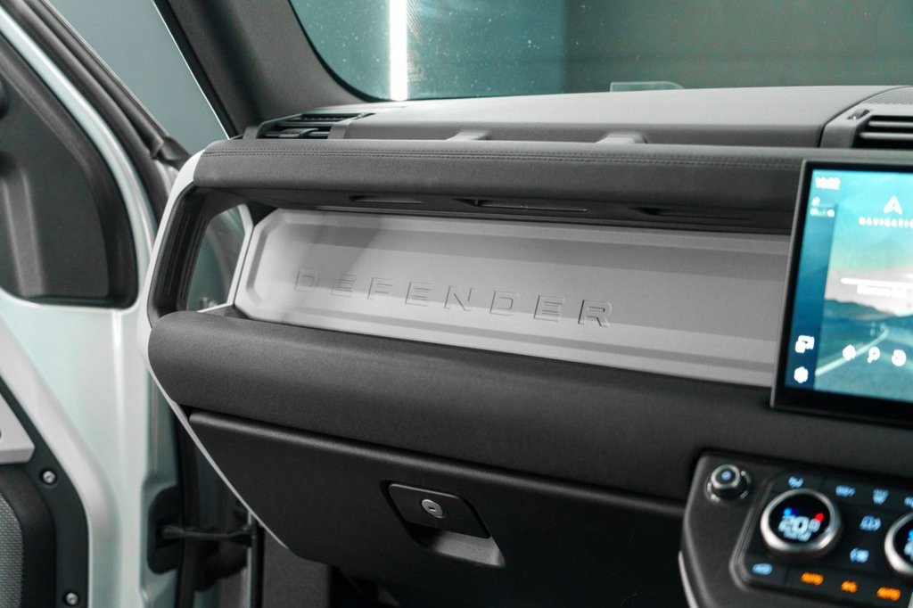 Used Land Rover Defender 2023 for sale - 78096127: Photo 32