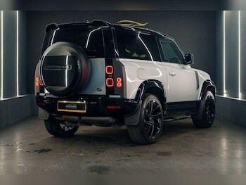 Used Land Rover Defender 2023 for sale - 78096127: Photo