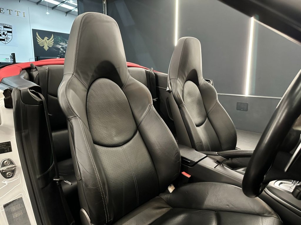 Used Porsche 911 2011 for sale - 76937456: Photo 16