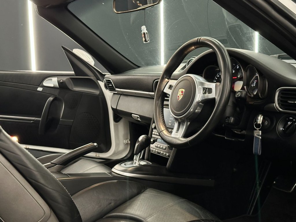 Used Porsche 911 2011 for sale - 76937456: Photo 17