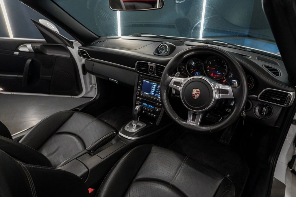 Used Porsche 911 2011 for sale - 76937456: Photo 24