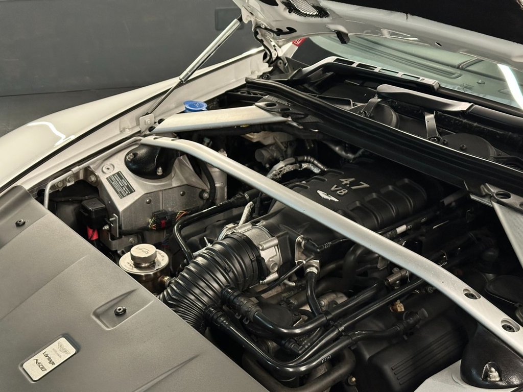 Used Aston Martin Vantage 2014 for sale - 77048841: Photo 15