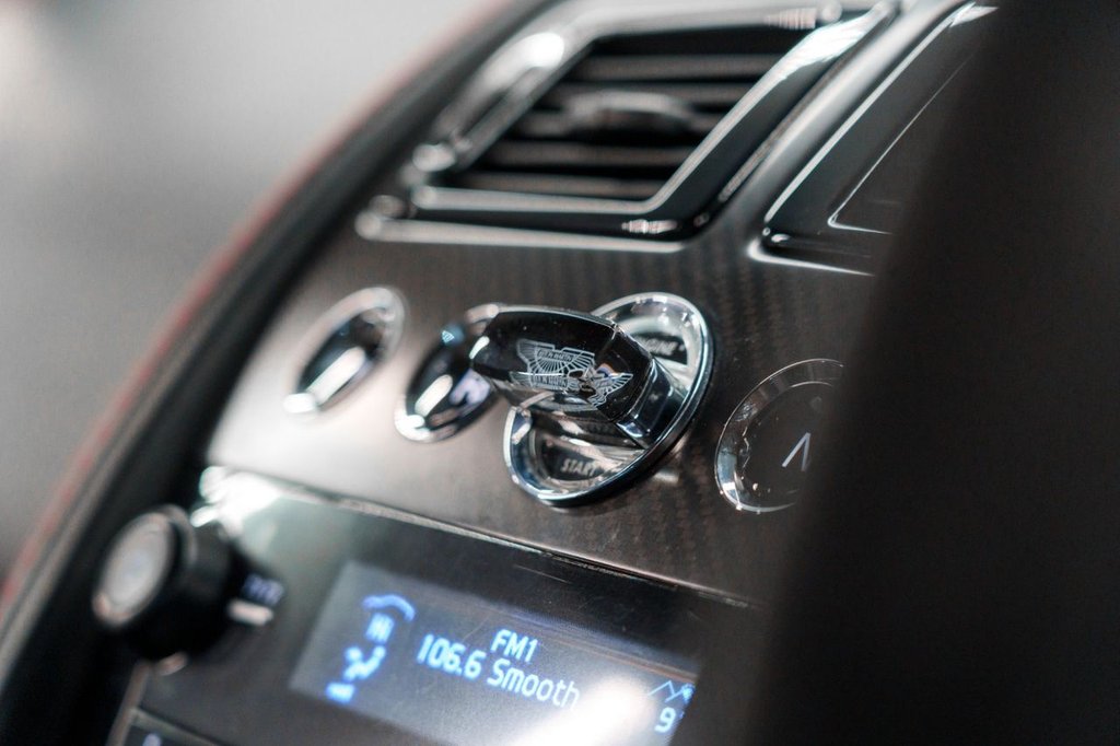 Used Aston Martin Vantage 2014 for sale - 77048841: Photo 40