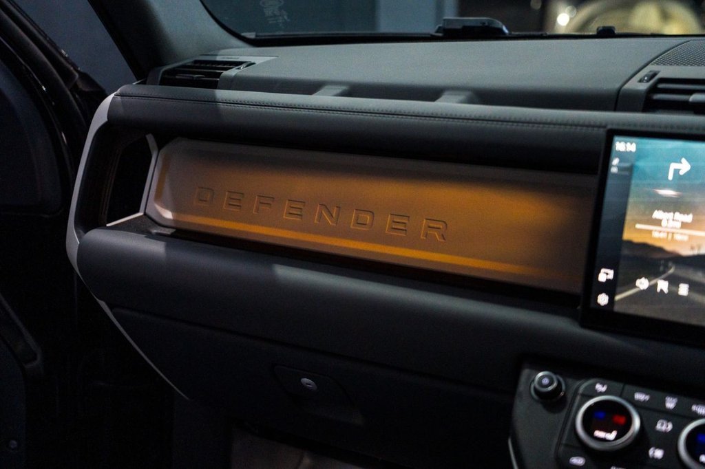 Used Land Rover Defender 2024 for sale - 76469806: Photo 12