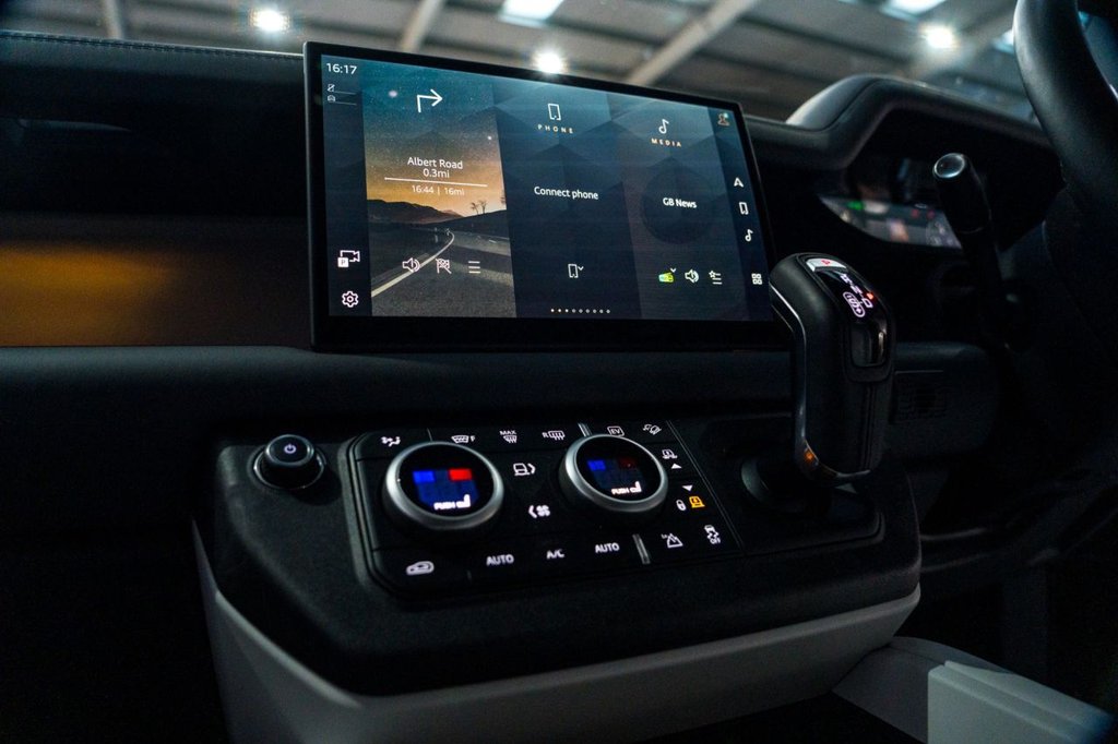 Used Land Rover Defender 2024 for sale - 76469806: Photo 13