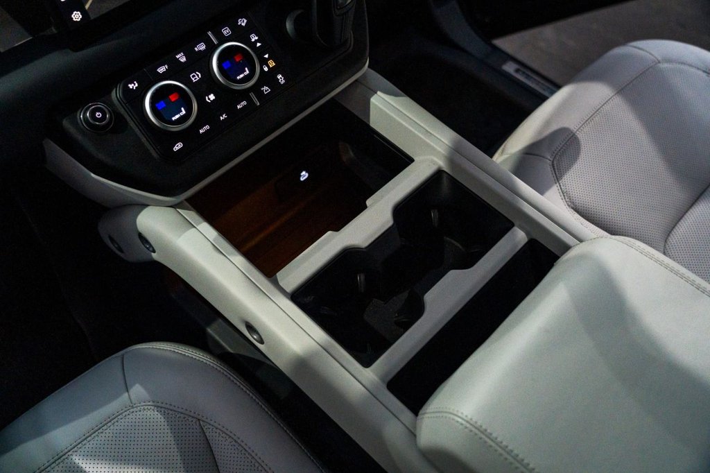 Used Land Rover Defender 2024 for sale - 76469806: Photo 14