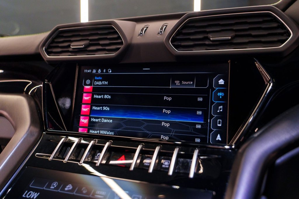 Used Lamborghini Urus 2023 for sale - 76768653: Photo 38