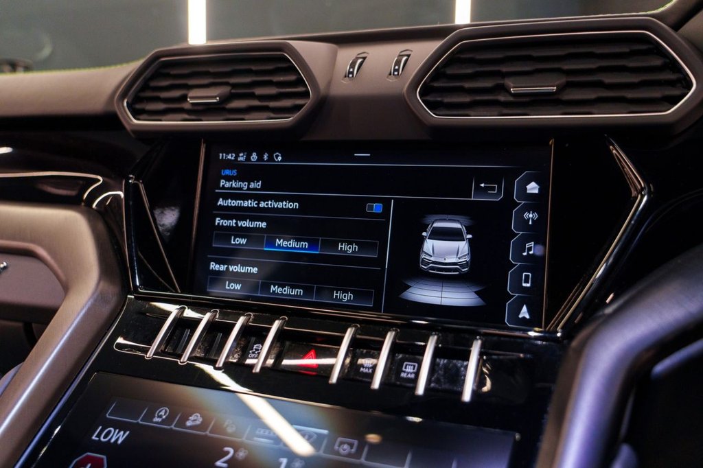 Used Lamborghini Urus 2023 for sale - 76768653: Photo 44