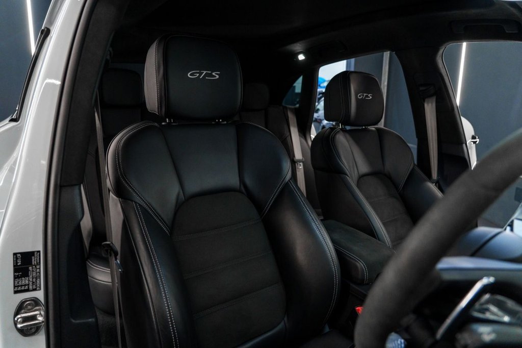 Used Porsche Macan 2023 for sale - 77111062: Photo 16