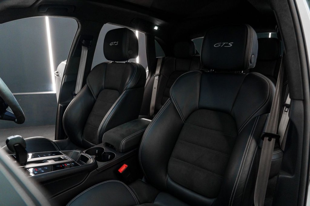 Used Porsche Macan 2023 for sale - 77111062: Photo 19