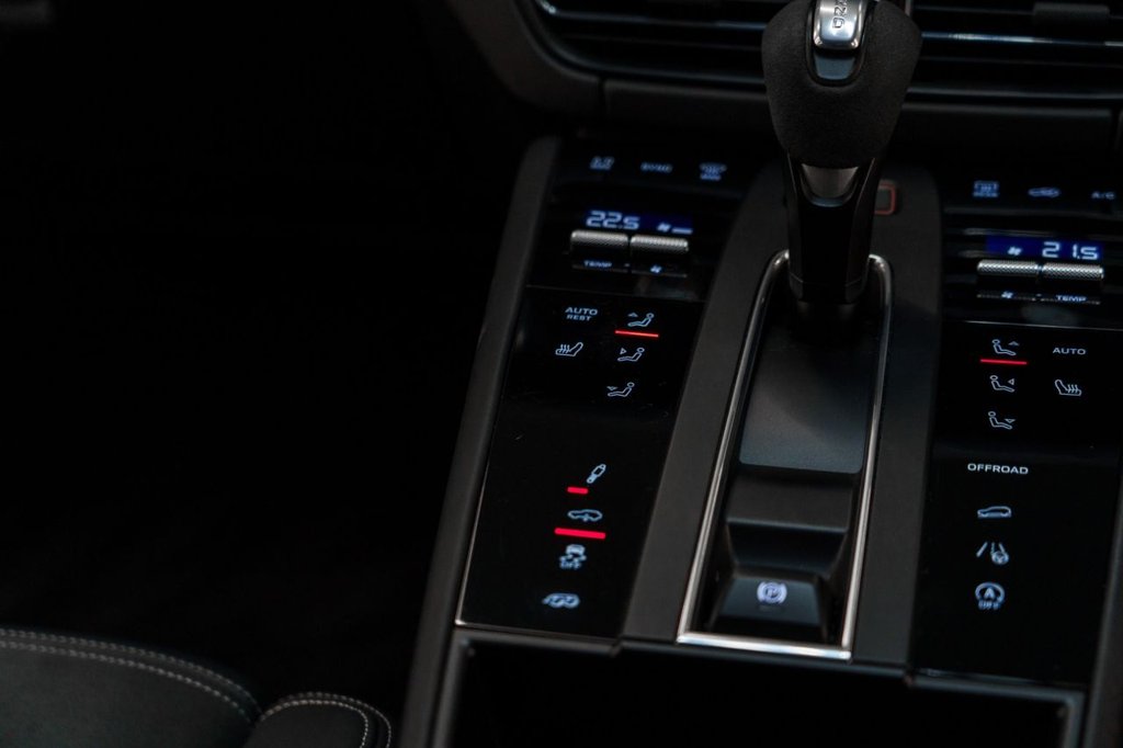 Used Porsche Macan 2023 for sale - 77111062: Photo 24