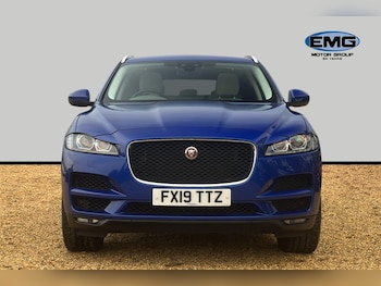 Used Jaguar F-Pace 2019 for sale - 76230255: Photo 2