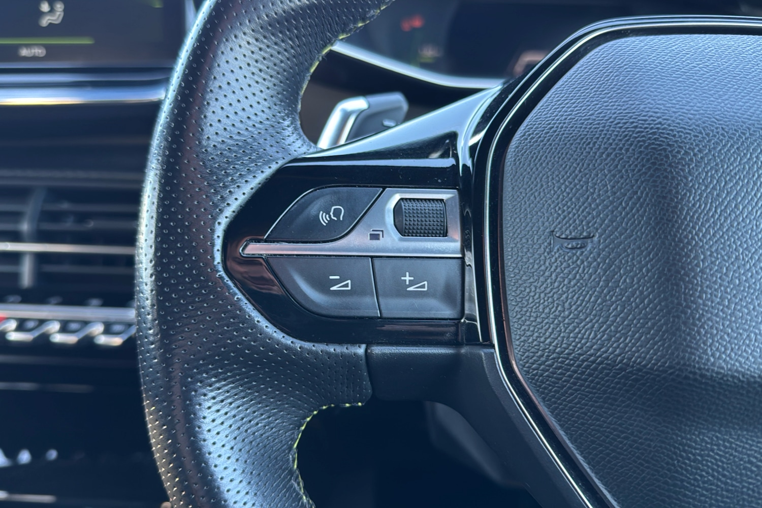 Used Peugeot 208 2021 for sale - 77011387: Photo 17