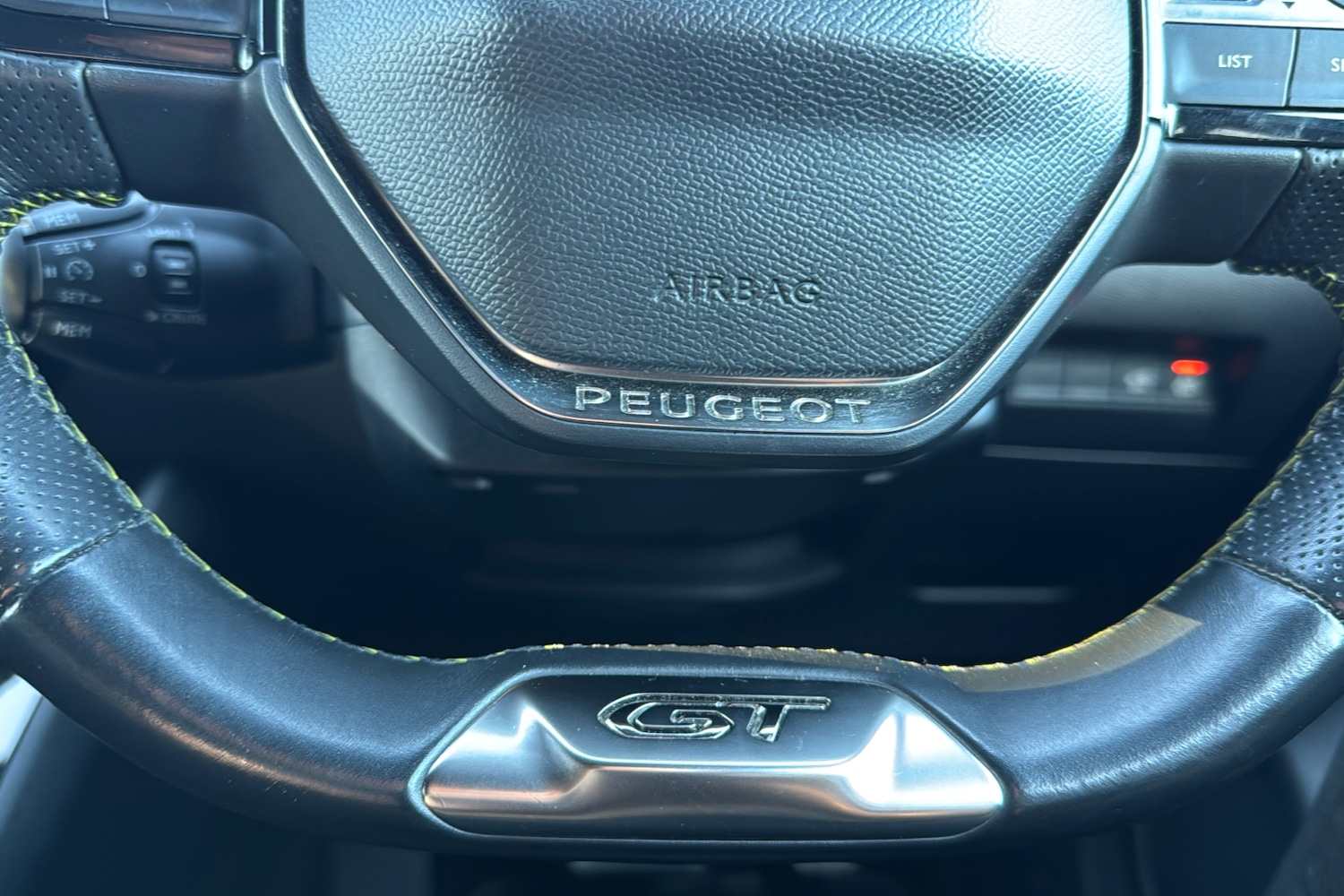 Used Peugeot 208 2021 for sale - 77011387: Photo 38