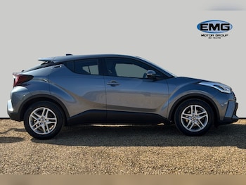 Used Toyota C-HR 2022 for sale - 77675185: Photo
